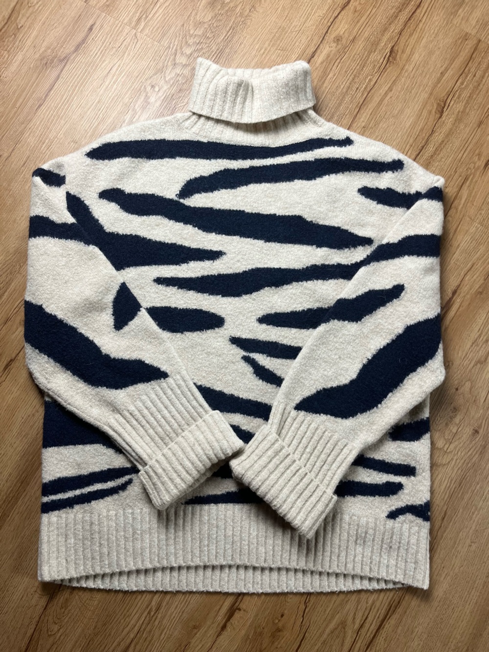 EDITED Oversized Turtleneck Sweater Navy Cream Abstract Wool Blend